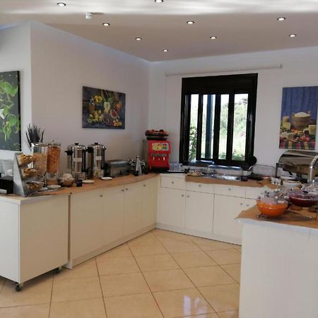 Carisa Suites And Apartments Maleme المظهر الخارجي الصورة
